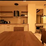 Deha & Apartahotel Tirana