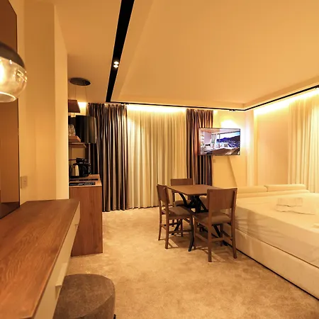 Deha & 4* Tirana