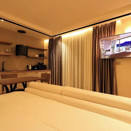 Hotel apartamentowy Deha & 4*